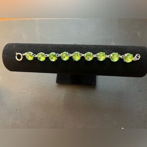 Silver Chain Bracet Witg Green Gemstones